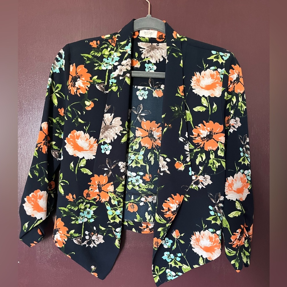 Chocolate USA || Cropped-Waist Length Floral Blazer